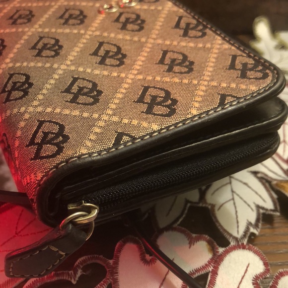 DB Signature Corner Zip Double Clutch / Wallet - Picture 7 of 11